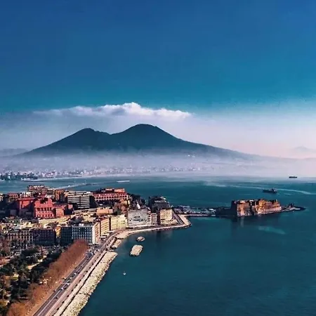 Un Posto Solare * Naples