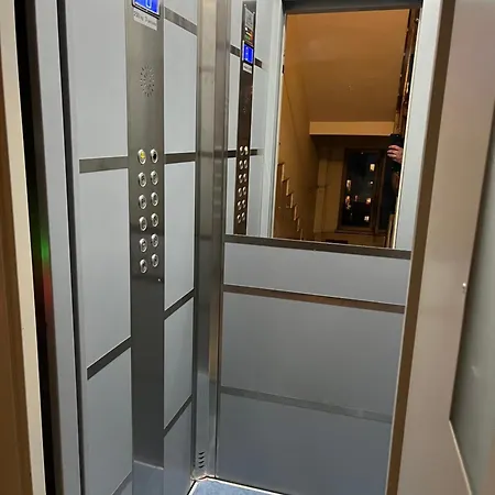 Un Posto Solare * Naples