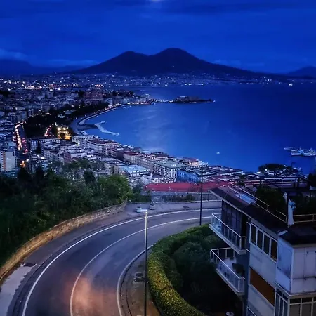 Un Posto Solare * Naples