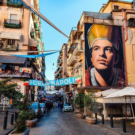 Un Posto Solare * Naples