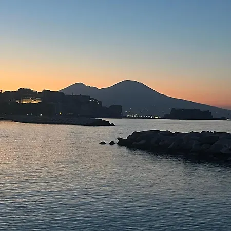 Un Posto Solare * Νάπολη