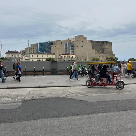 Un Posto Solare Νάπολη